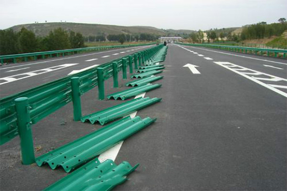 玉溪波形护栏的维护与管理确保道路安全的关键步骤